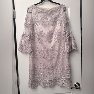 Tahari dress in good condition